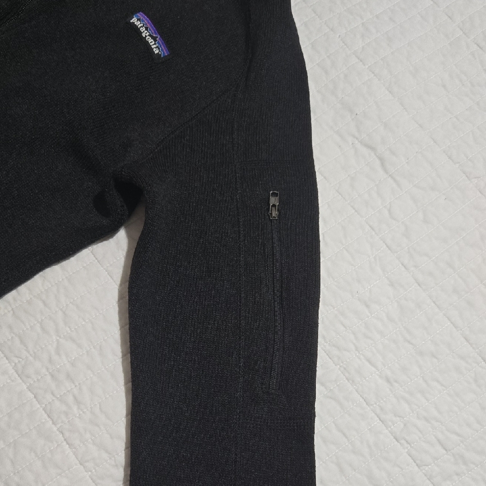 Patagonia Women's Black Full-Zip Fleece Jacket - Picture 9 of 9